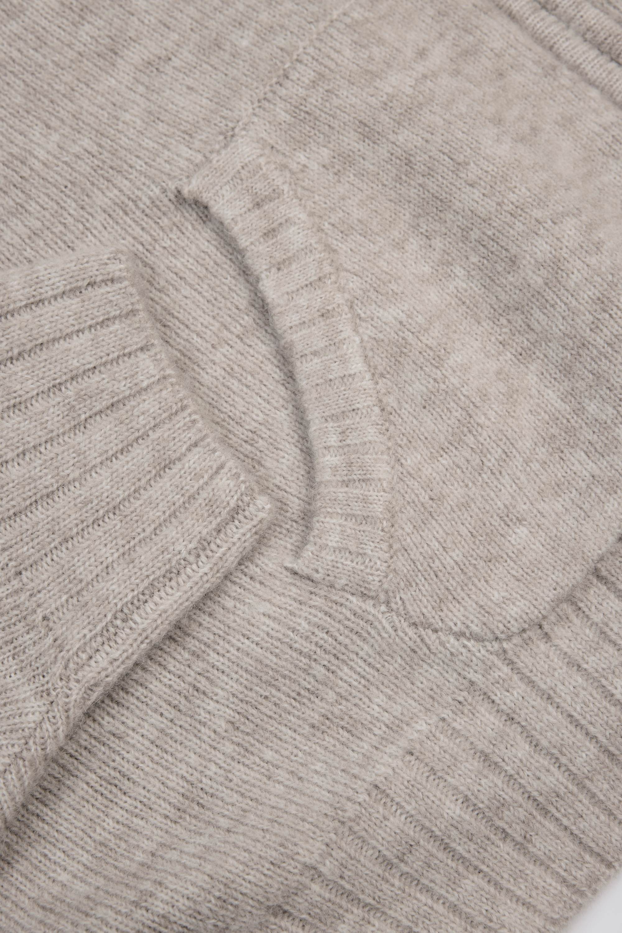 Soft Knit Zip-Up Cropped Hoodie in Beige - Image 5